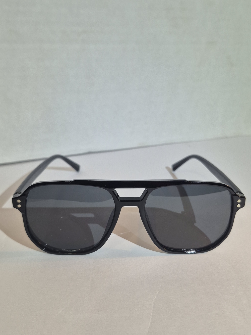 Black Aviator-Style Men's Sunglasses - Brand Unspecified